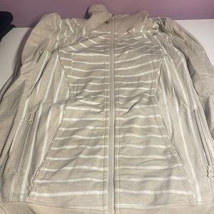 Lululemon define zip up - size 6
